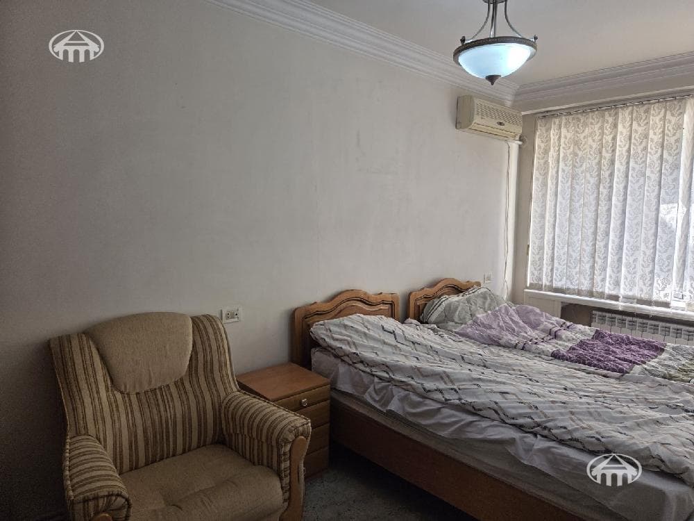 Apartment · 2 rooms · 74 m² · Kentron
