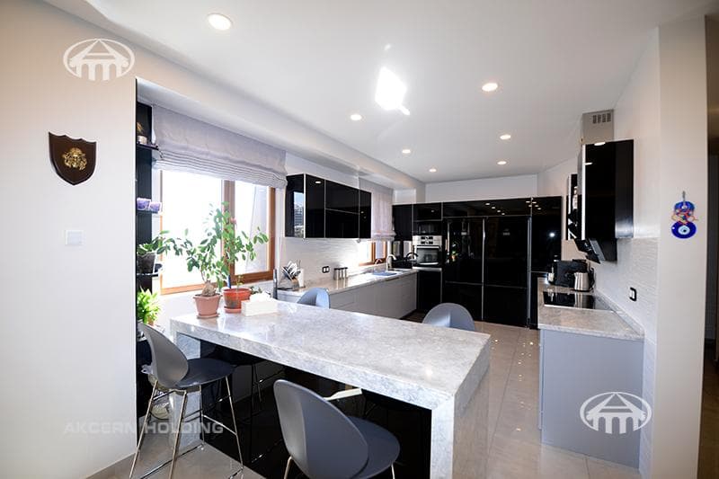 Квартира · 4 комн. · 122 м² · Арабкир