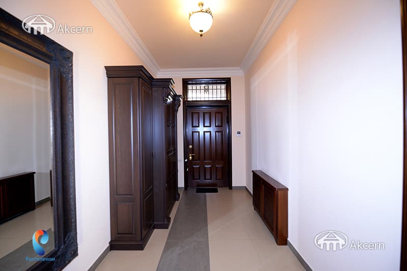 Дом · 6 комн. · 370 м² · Арабкир