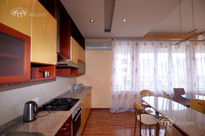 Apartment · 3 rooms · 107 m² · Kentron
