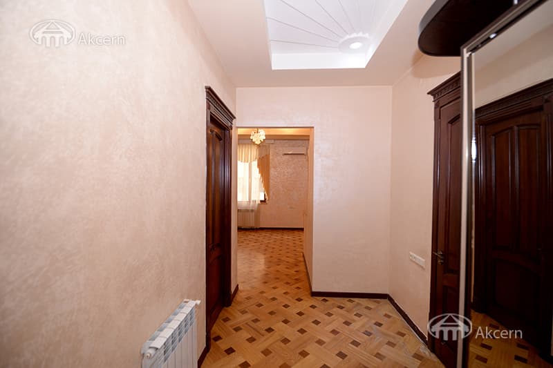 Apartment · 2 rooms · 57 m² · Kentron