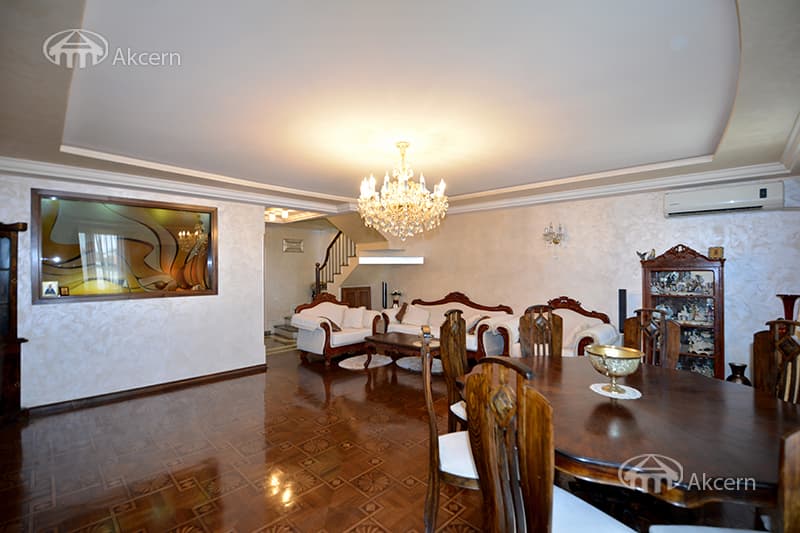 Квартира · 4 комн. · 173 м² · Кентрон
