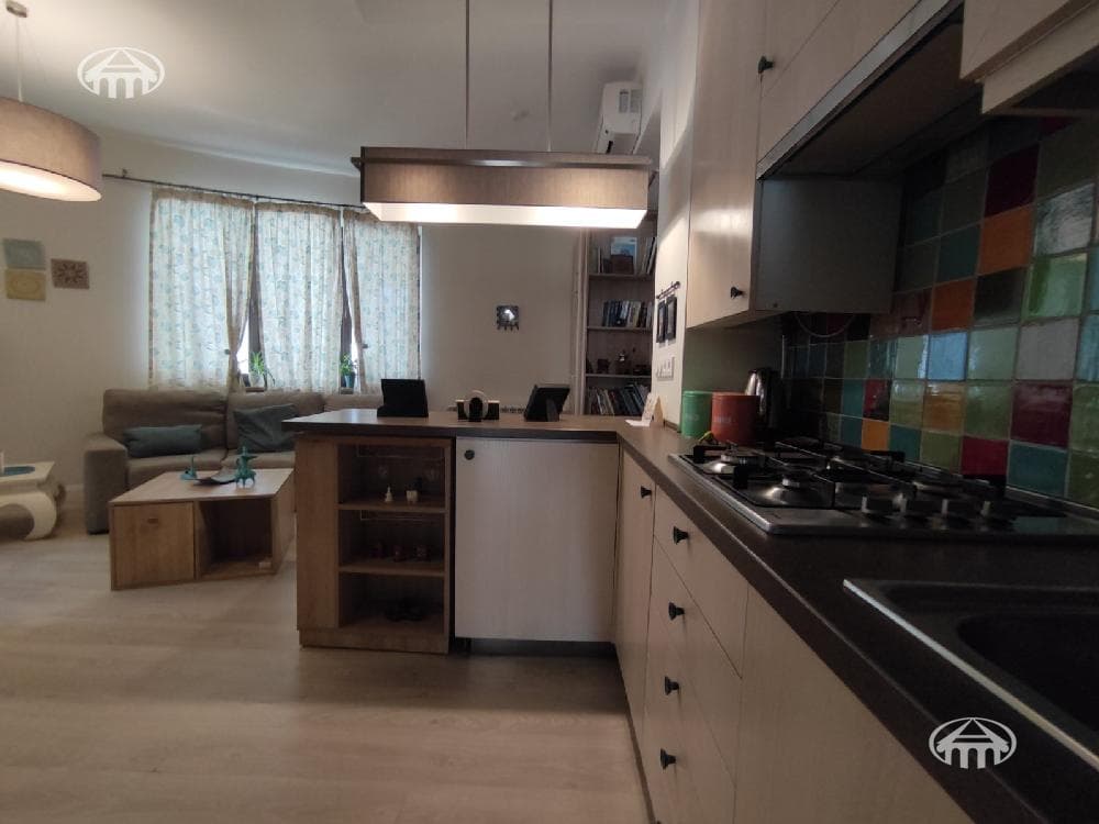 Квартира · 1 комн. · 42 м² · Кентрон