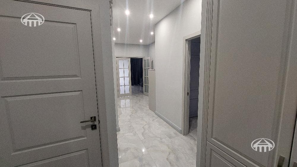 Townhouse · 4 rooms · 300 m² · Avan