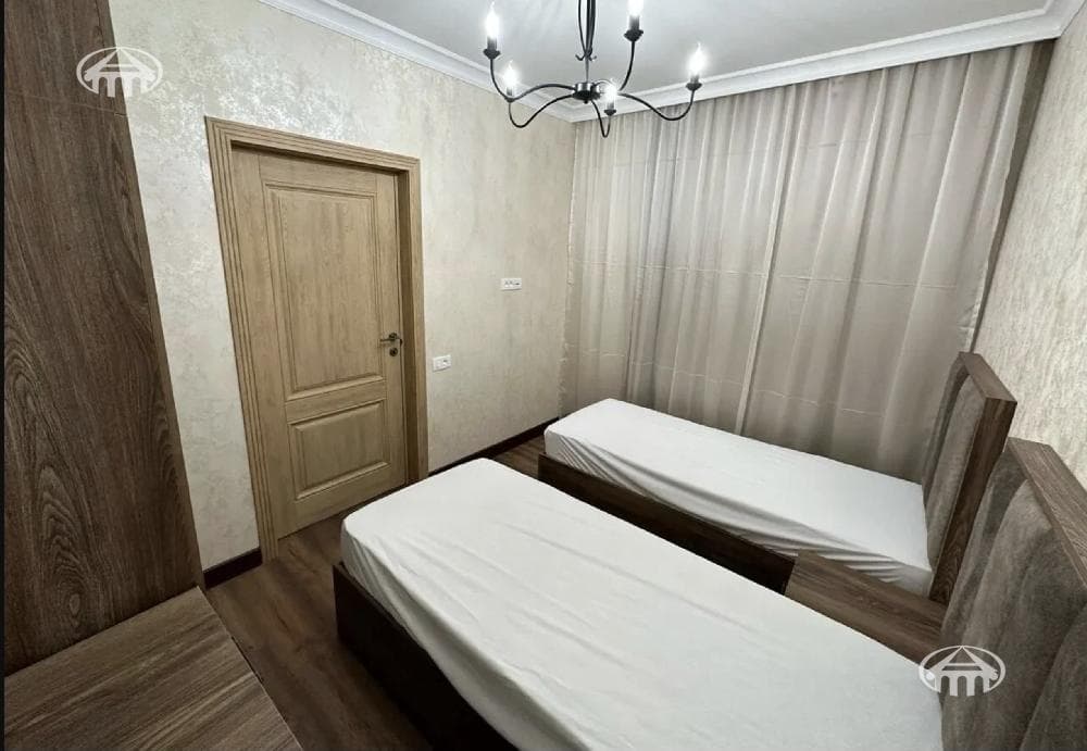 Дом · 3 комн. · 71 м² · Арабкир