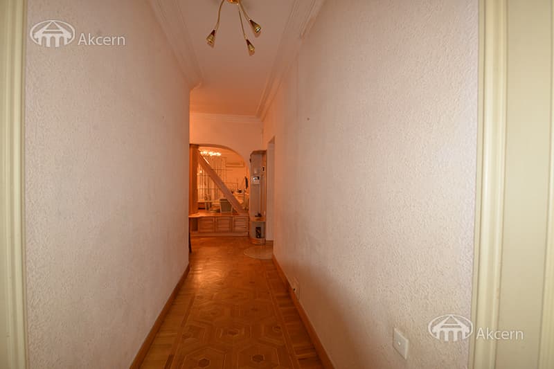 Квартира · 3 комн. · 112 м² · Кентрон