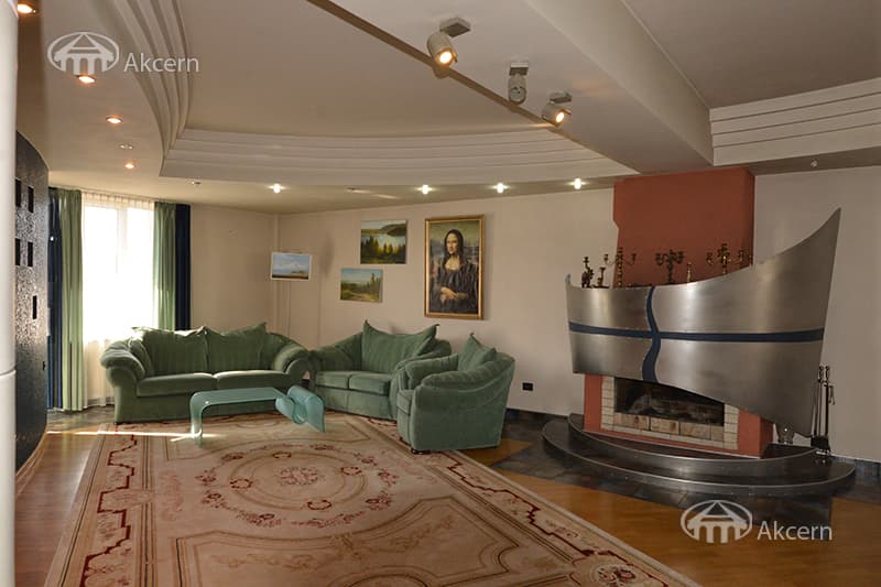 Квартира · 6 комн. · 266 м² · Кентрон