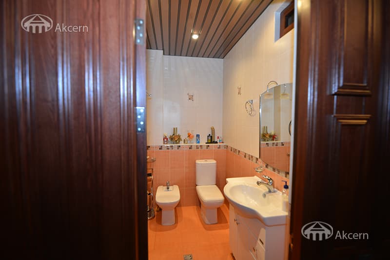 Дом · 7 комн. · 400 м² · Арабкир