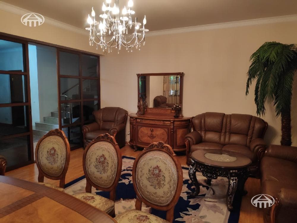 Առանձնատուն · 4 սեն. · 279 մ² · Աջափնյակ