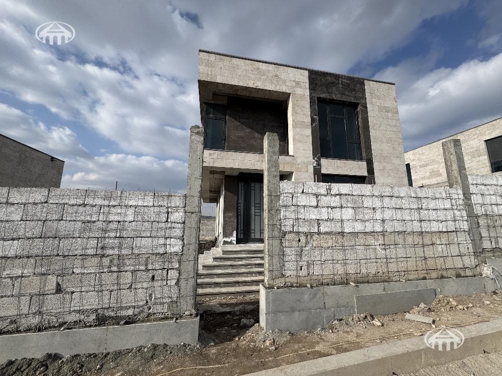 Առանձնատուն · 5 սեն. · 293 մ² · Ջրվեժ