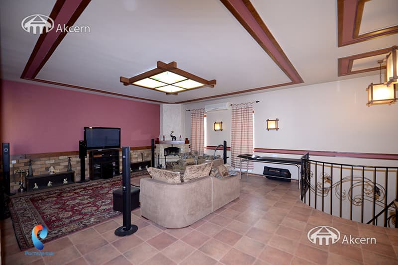 House · 6 rooms · 280 m² · Arabkir