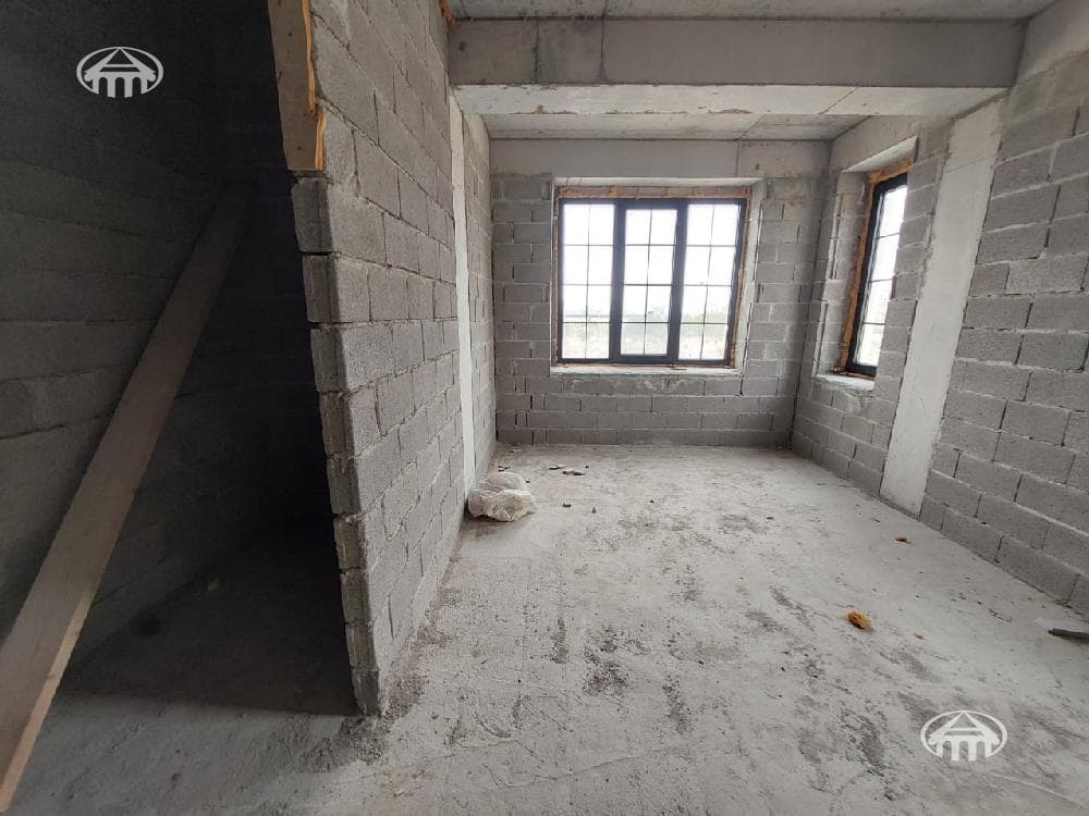 Mansion · 6 rooms · 228 m² · Avan