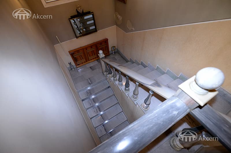 Дом · 7 комн. · 557 м² · Кентрон
