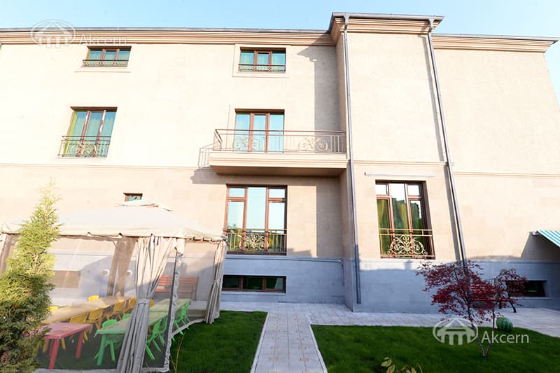 Առանձնատուն · 6 սեն. · 650 մ² · Աջափնյակ