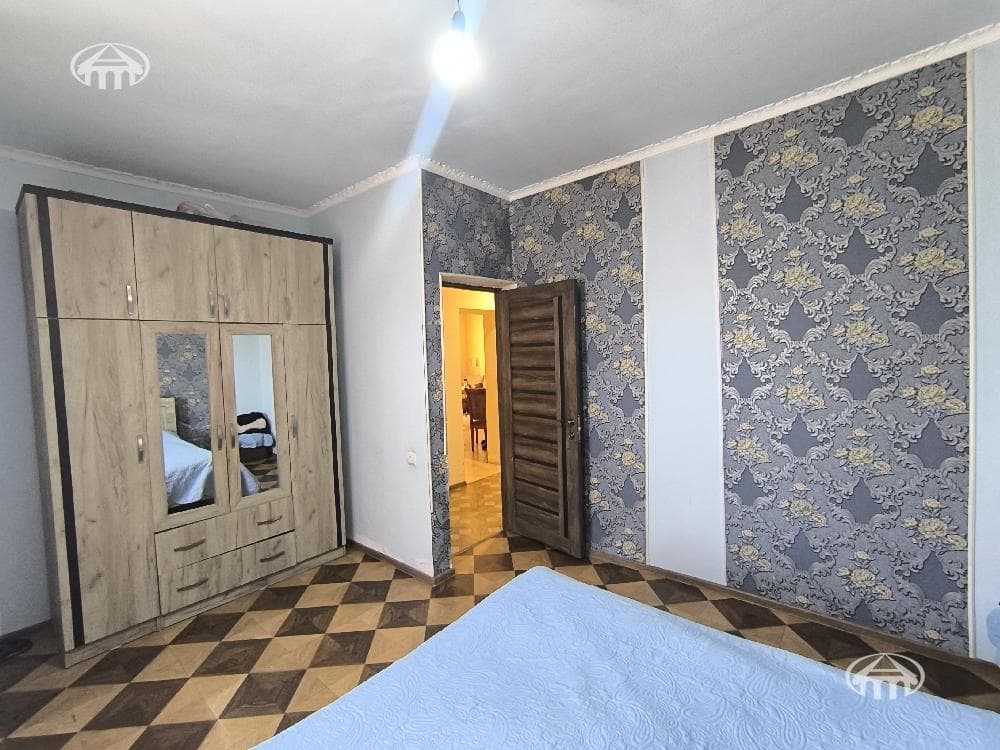 Mansion · 4 rooms · 104 m² · Arinj