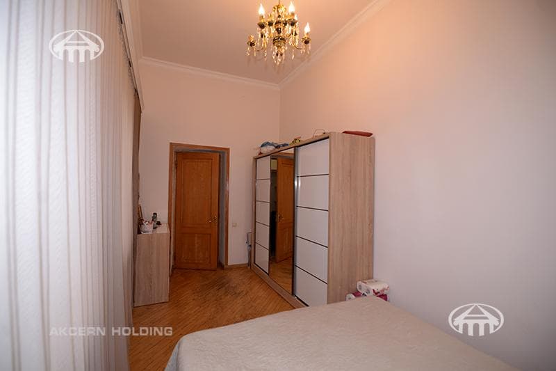 Mansion · 5 rooms · 203 m² · Kentron