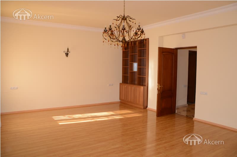 Առանձնատուն · 4 սեն. · 303 մ² · Արաբկիր