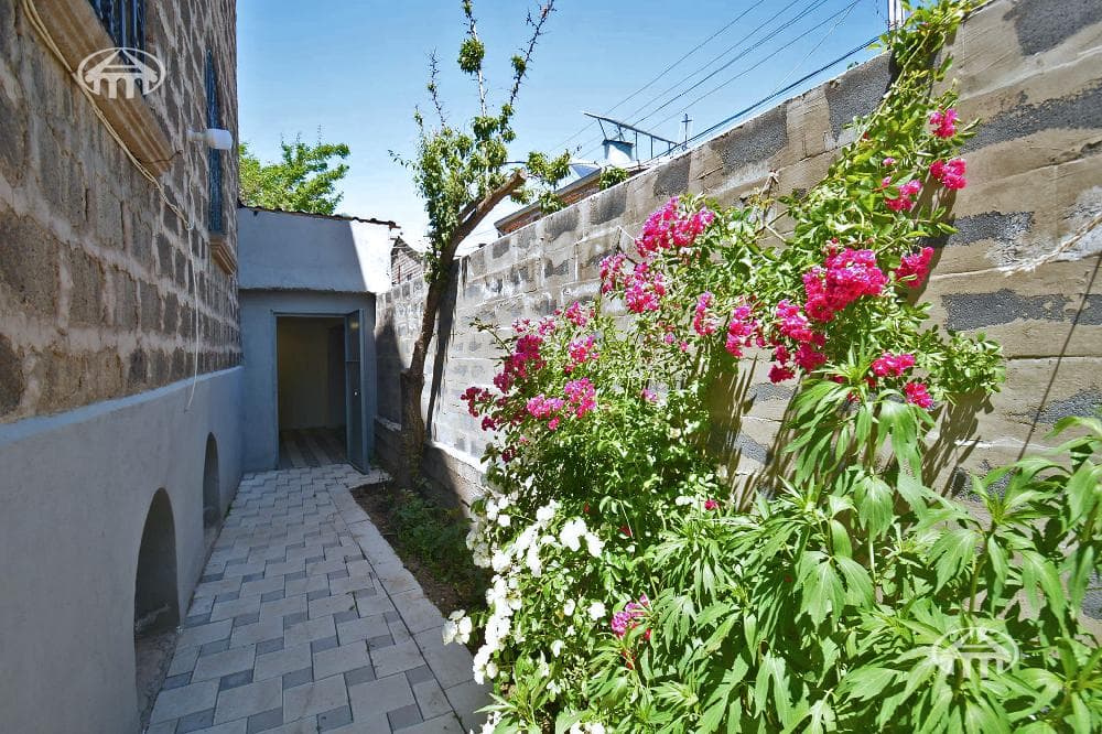 Особняк · 4 комн. · 272 м² · Птгни