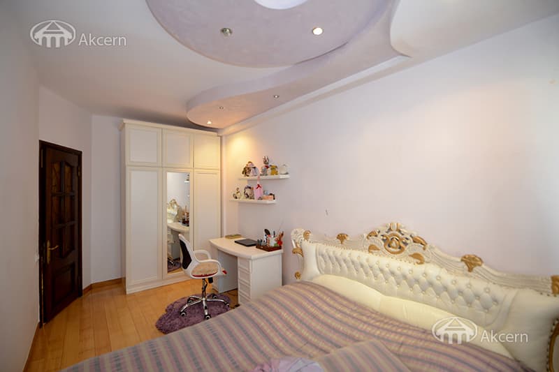 Квартира · 4 комн. · 173 м² · Кентрон