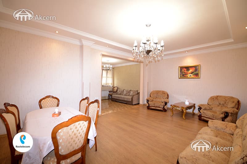 House · 4 rooms · 177 m² · Kentron