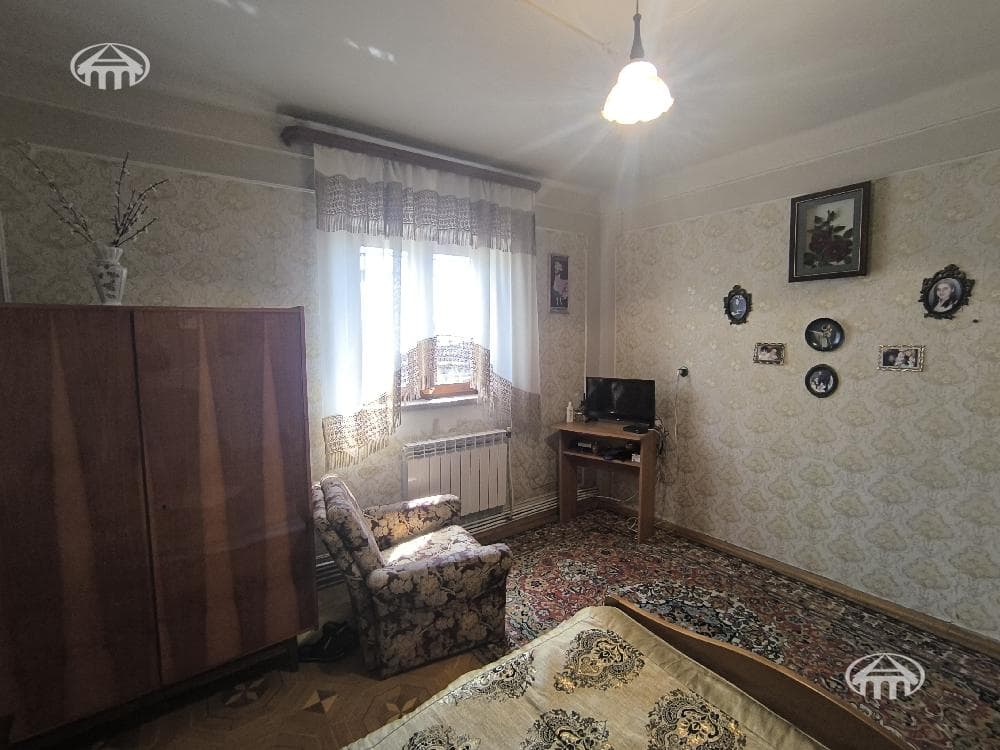 Дом · 6 комн. · 376 м² · Аван