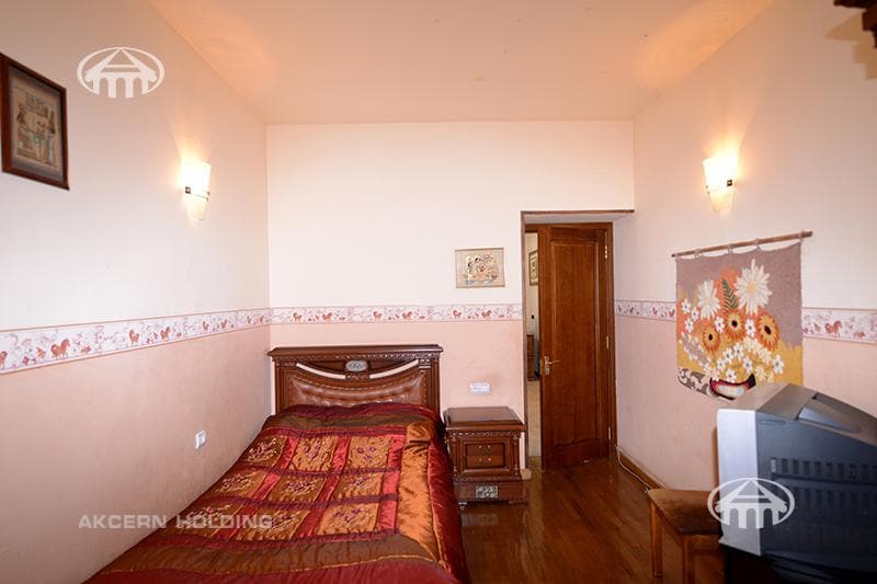 Квартира · 4 комн. · 177 м² · Кентрон