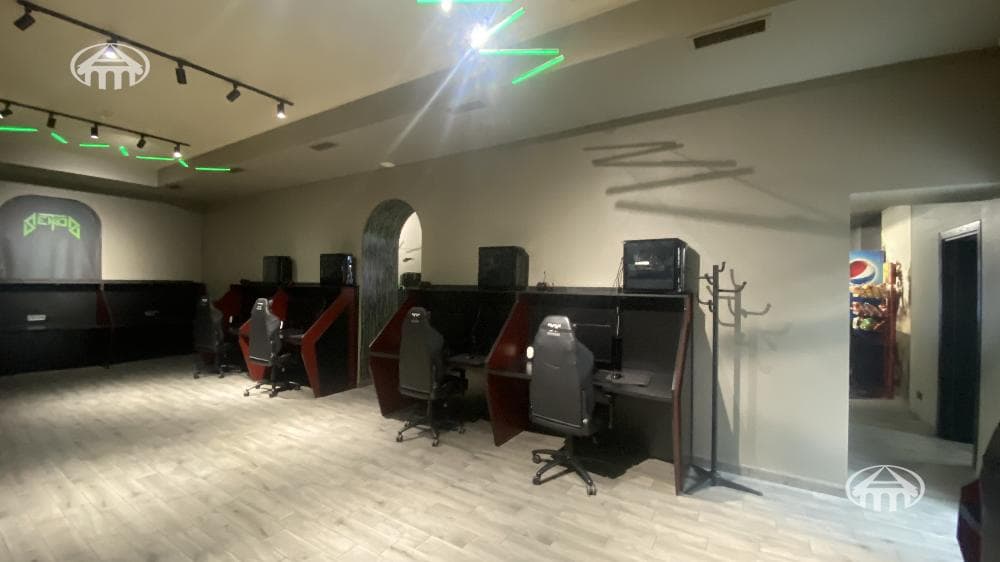 Գրասենյակ · 324 մ² · Կենտրոն