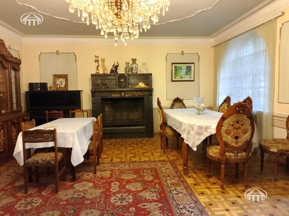 Hotel · 9 rooms · 461 m² · Dilijan