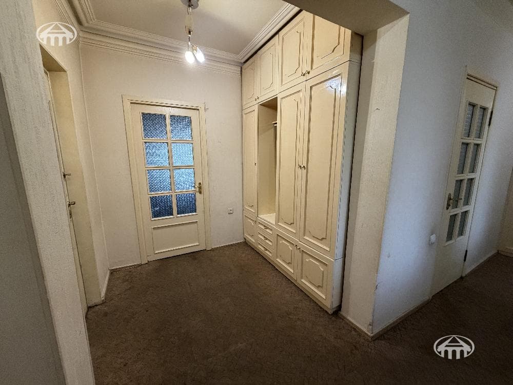 Квартира · 3 комн. · 95 м² · Давташен