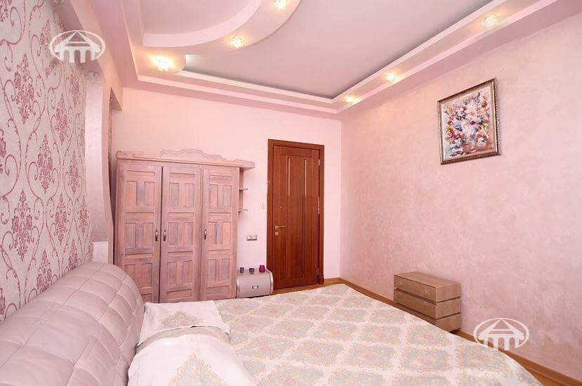 Apartment · 3 rooms · 137 m² · Kentron