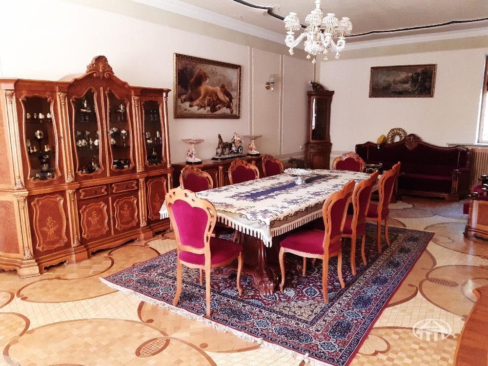 House · 7 rooms · 774 m² · Kanaker-Zeytun