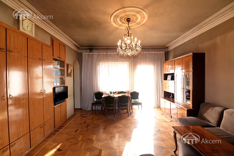 Дом · 7 комн. · 557 м² · Кентрон