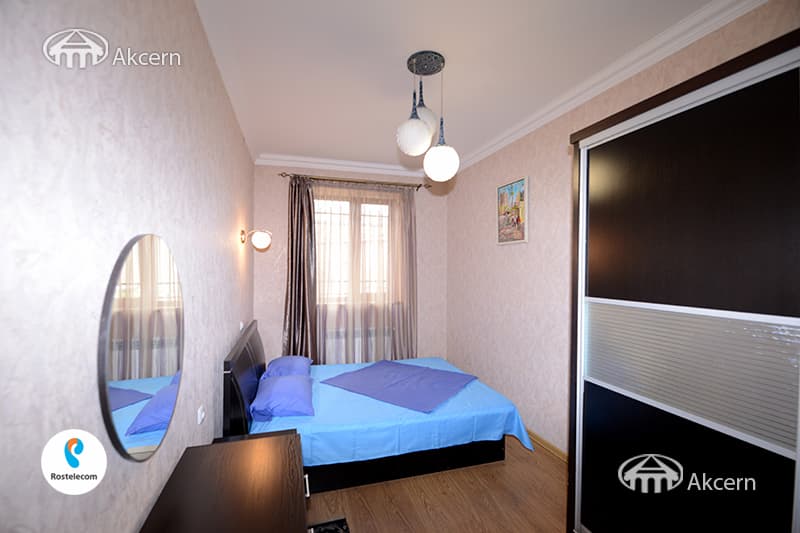 House · 4 rooms · 177 m² · Kentron