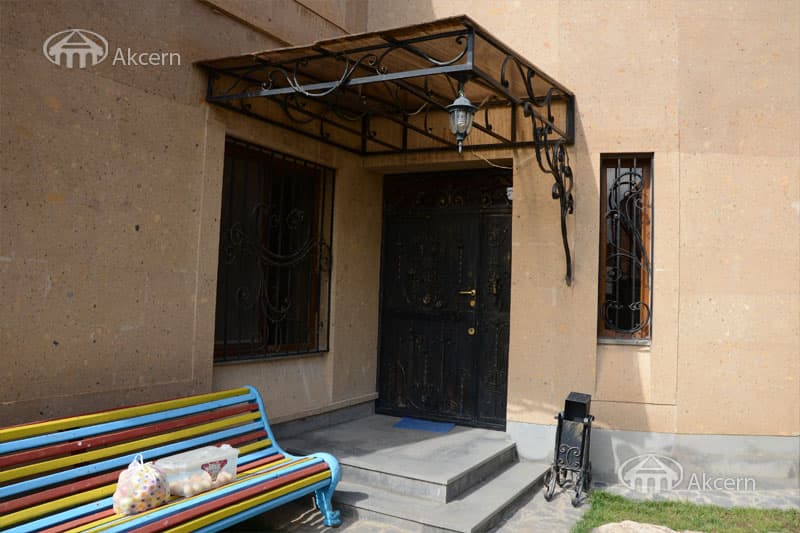 Mansion · 5 rooms · 405 m² · Arzakan
