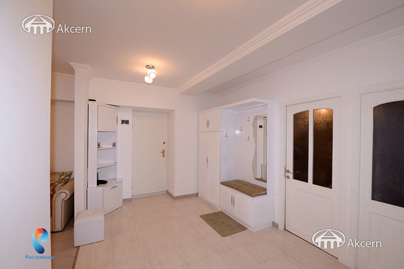 Квартира · 3 комн. · 90 м² · Кентрон