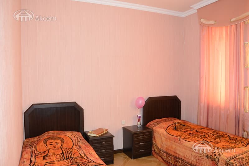 House · 4 rooms · 220 m² · Nork-Marash