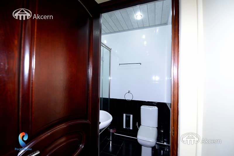 Apartment · 4 rooms · 215 m² · Kentron