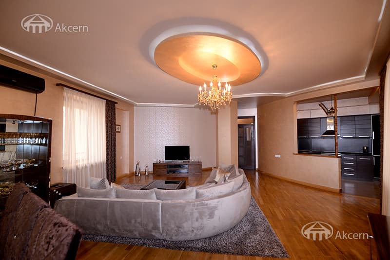 Квартира · 3 комн. · 179 м² · Арабкир