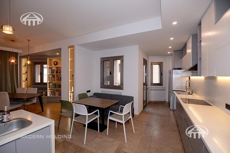 Квартира · 4 комн. · 176 м² · Кентрон