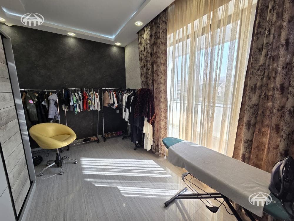 Особняк · 5 комн. · 300 м² · с. Ариндж