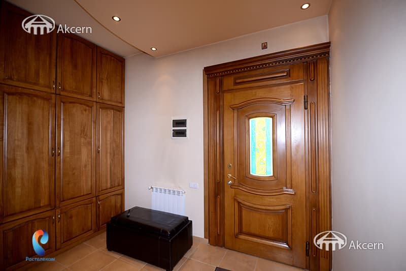 House · 6 rooms · 280 m² · Arabkir
