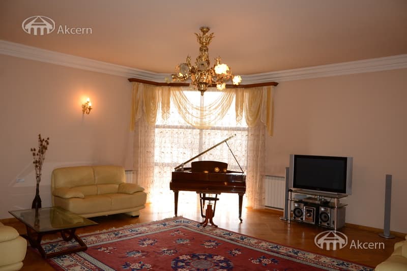 Особняк · 5 комн. · 300 м² · Арабкир