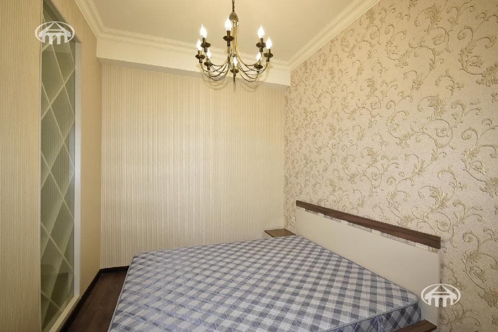 Բնակարան · 3 սեն. · 90 մ² · Կենտրոն