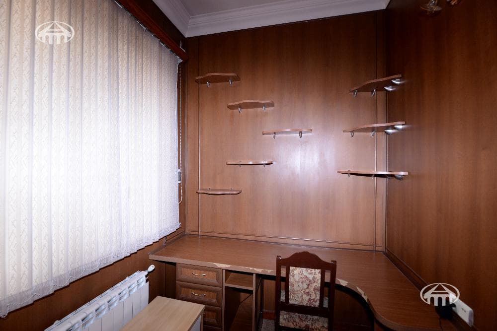 Սեփական տուն · 4 սեն. · 285 մ² · Էրեբունի