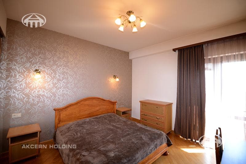 Квартира · 3 комн. · 106 м² · Арабкир