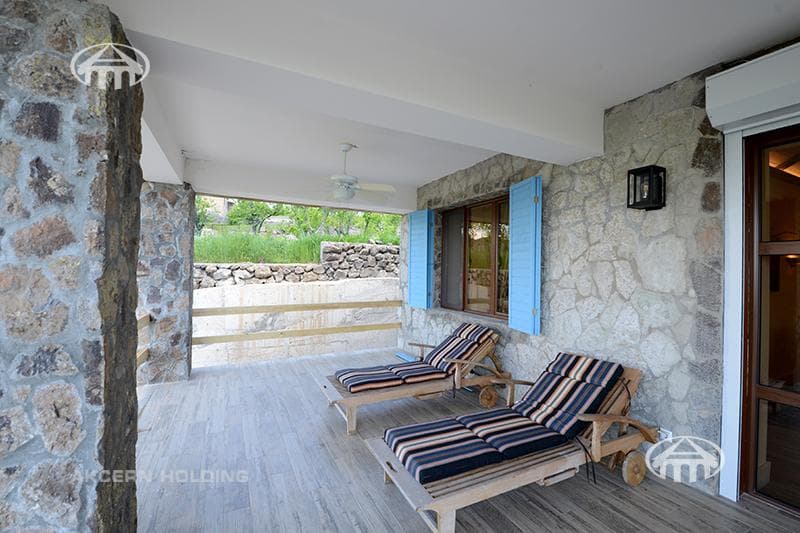 Mansion · 4 rooms · 244 m² · Saghmosavan