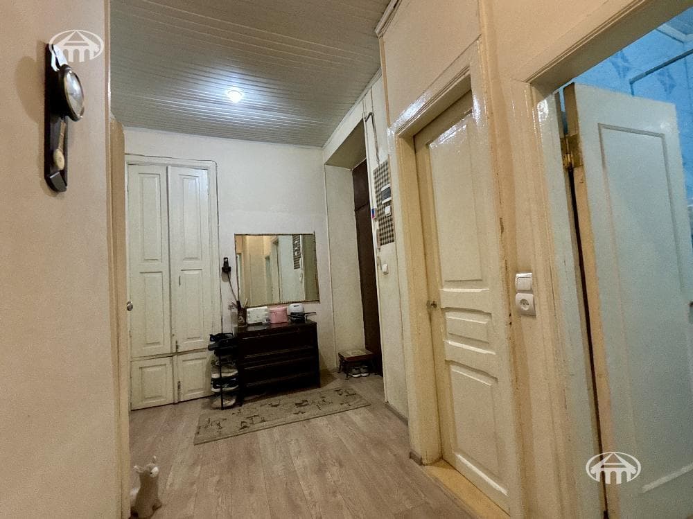 Apartment · 2 rooms · 83 m² · Kentron