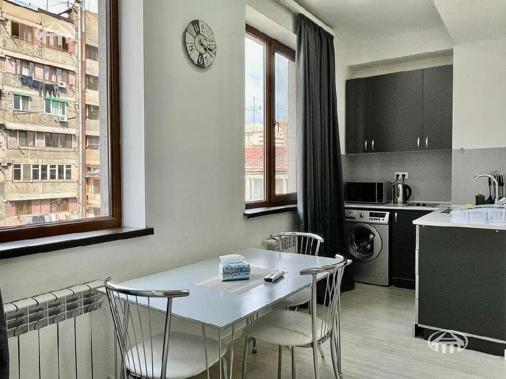 Квартира · 3 комн. · 102 м² · Кентрон