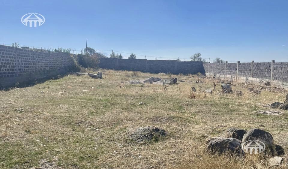 Land · 1,404 m² · Djrvej
