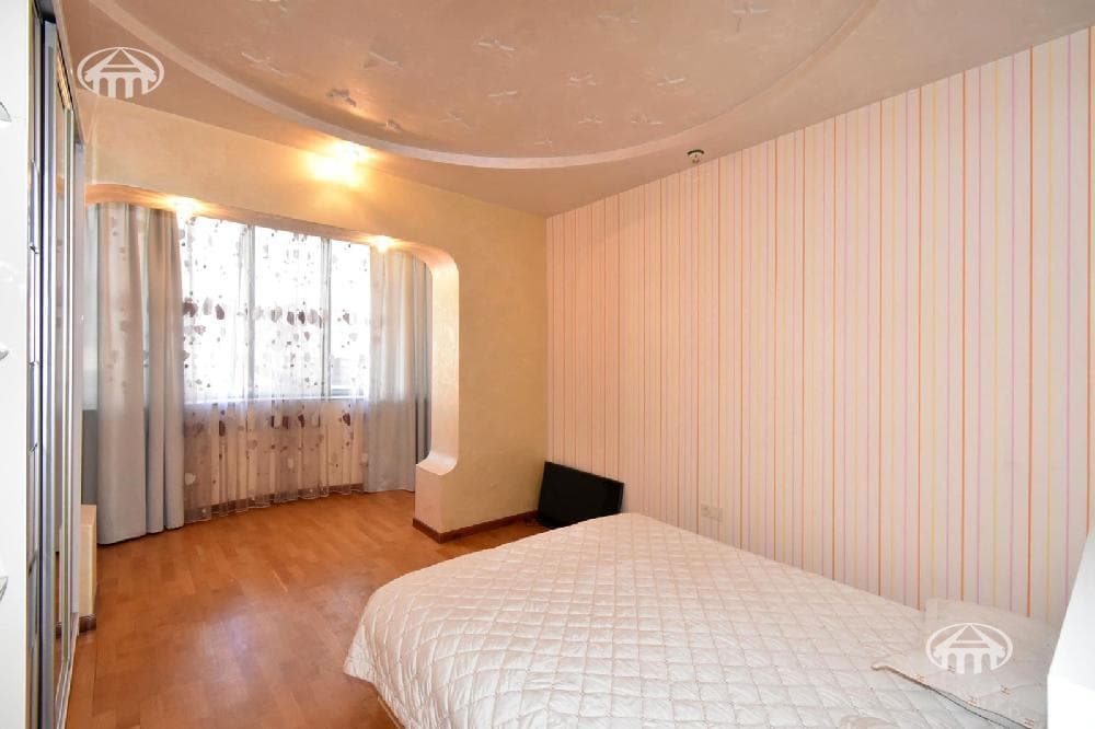 Дом · 5 комн. · 489 м² · Арабкир